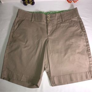 Lee just below the waist khaki shorts, size 12 petite, like new, walking shorts